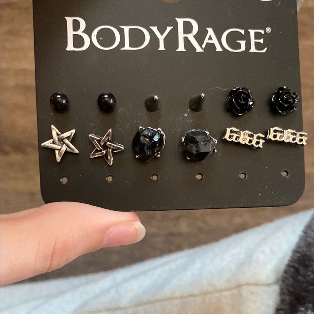 Edgy Ear Rings - Picture 3 of 4